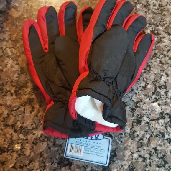 Mens new red and black with tags ski gloves - Picture 2 of 2